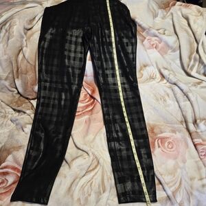 HUE Black Check Design Skinny Pant/Leggings Size L Hardly Worn Sexy